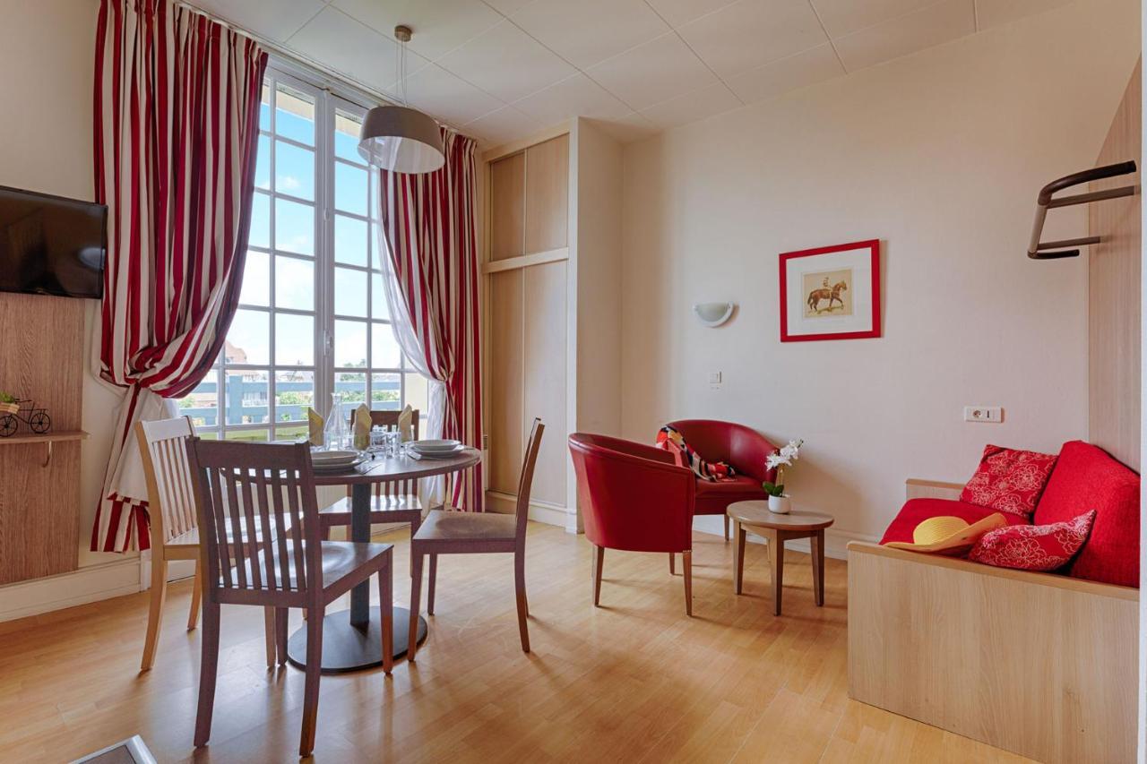 Goelia Residence Le Castel Normand ドーヴィル エクステリア 写真